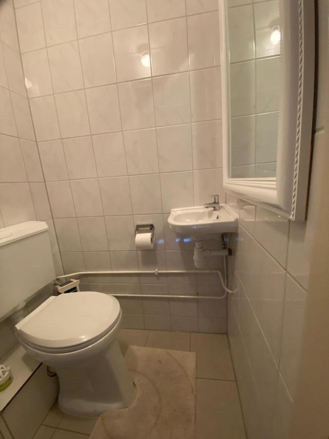 Huis Bij Het Water Met Sloepje Jutrijp Exterior foto