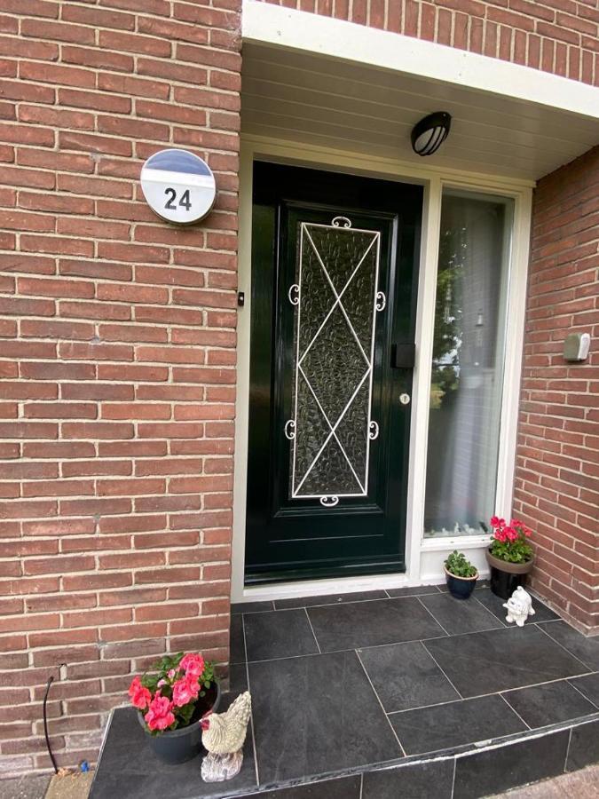 Huis Bij Het Water Met Sloepje Jutrijp Exterior foto