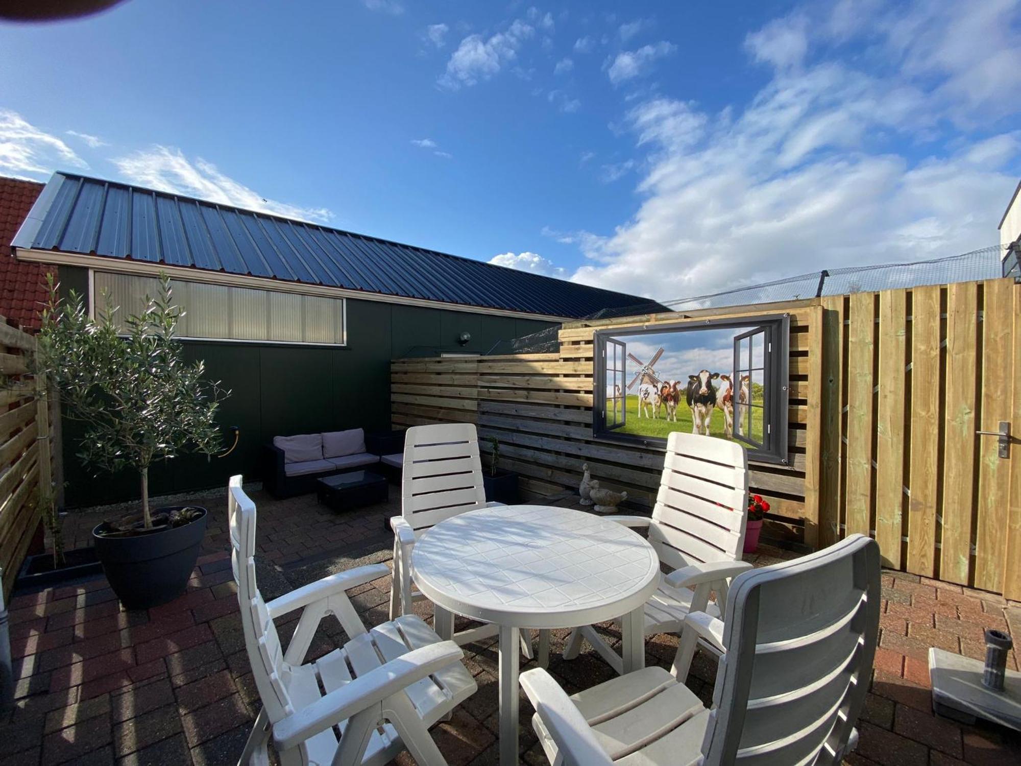 Huis Bij Het Water Met Sloepje Jutrijp Exterior foto