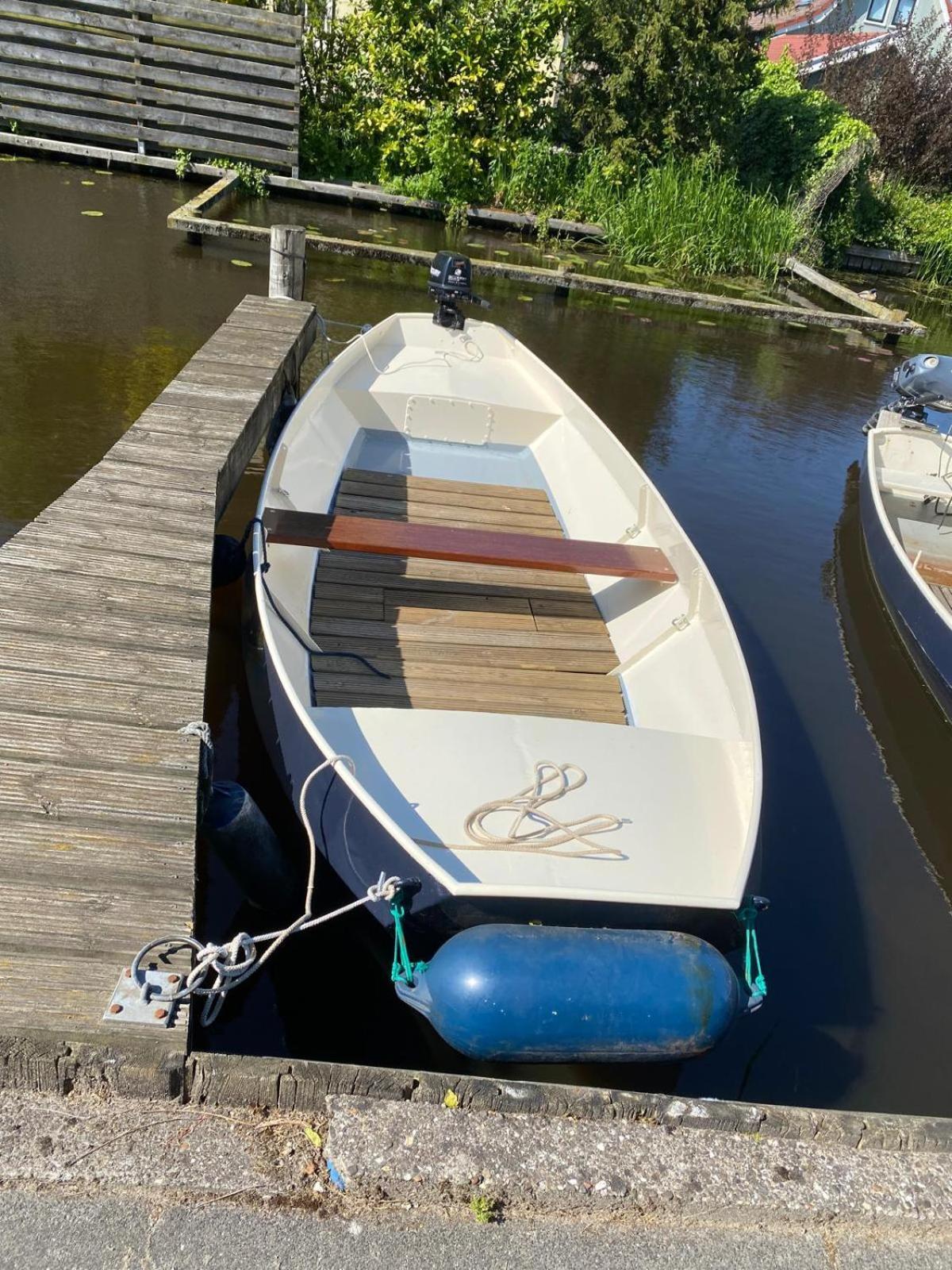 Huis Bij Het Water Met Sloepje Jutrijp Exterior foto